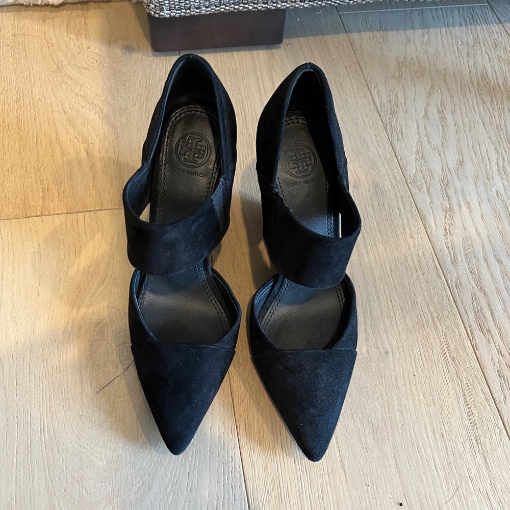 Tory Burch pointed toe wedge size 7